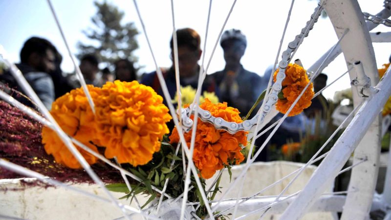 सरकारी धरापमा मृत्यु भएका विश्व साइकल यात्रीलाई श्रद्धाञ्जली