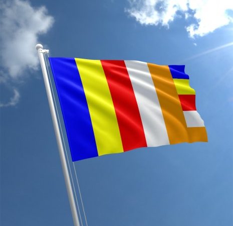 घर–घरमा बौद्ध झण्डा फहराइदै