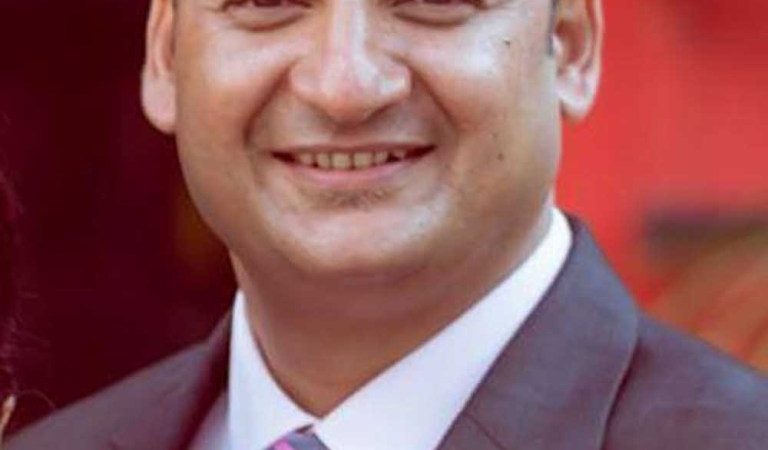 गुठीलाई मुठीमा राख्ने अभीष्टमा सरकार
