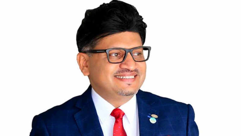 रक्सि पिएर अभद्र व्यवहार गरेपछि एनआरएनका अध्यक्ष भवन भट्ट विमानबाट निकालिए