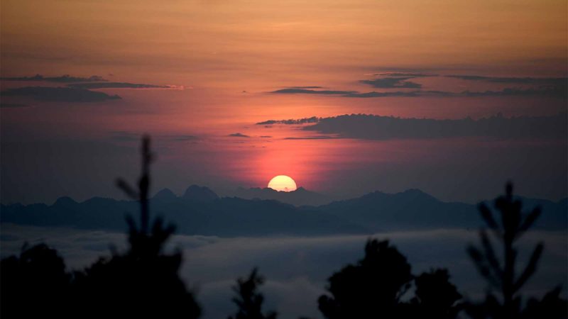 (190829) -- TIANDONG, Aug. 29, 2019 (Xinhua) -- Photo taken on Aug. 29, 2019 shows a sea of clouds among Motian Mountain in Zuodeng Township of Tiandong County, south China's Guangxi Zhuang Autonomous Region. (Xinhua/Cao Yiming)