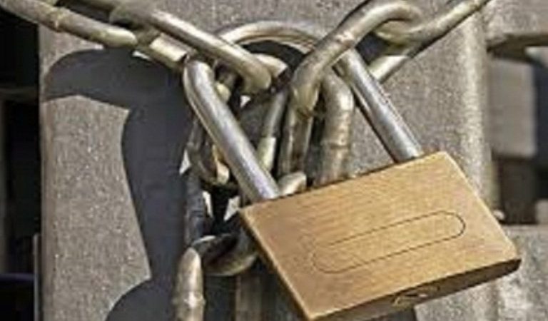 घरभाडा नदिएको भन्दै वडा कार्यालयमा तालाबन्दी