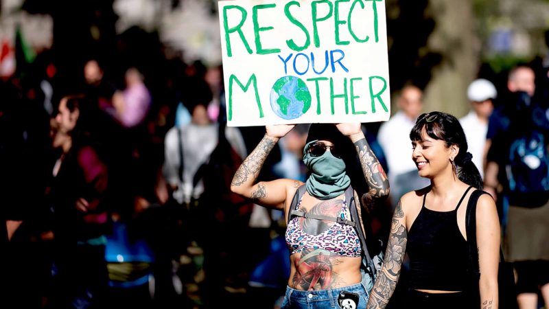 Students participate in the Global Climate Strike march on September 20, 2019 in New York City. - Crowds of children skipped school to join a global strike against climate change, heeding the rallying cry of teen activist Greta Thunberg and demanding adults act to stop environmental disaster. It was expected to be the biggest protest ever against the threat posed to the planet by climate change. (Photo by Johannes EISELE / AFP)