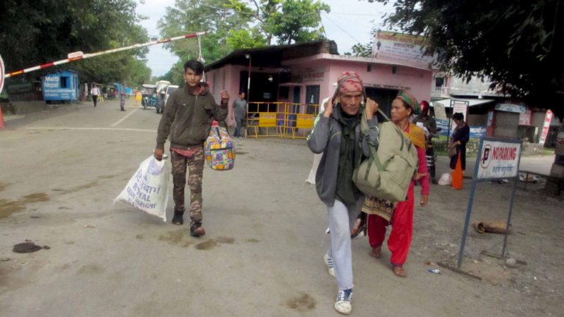 दैनिक दुई हजार नेपाली घर फर्किंदै
