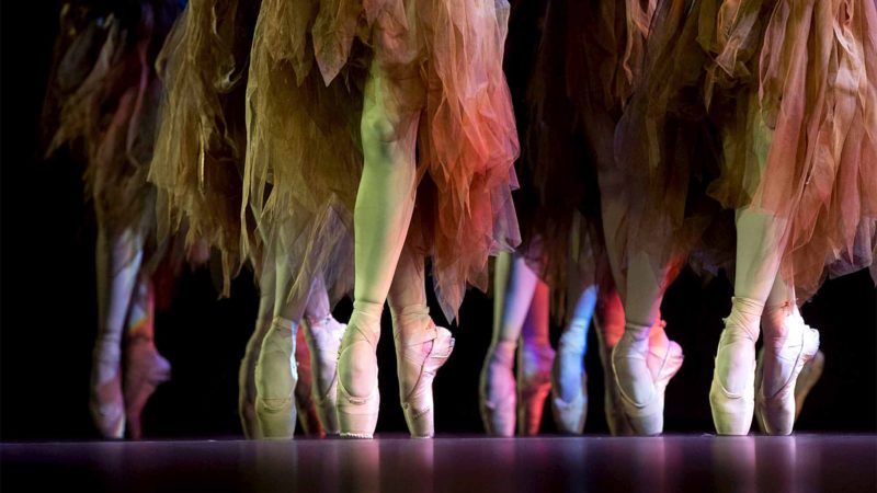  MISSISSAUGA-- Dancers of Liaoning Ballet of China perform the ballet "Mulan" in Mississauga, Ontario, Canada, Sept. 19, 2019. Mulan's story was originally presented in a folksong, known as the "Ballad of Mulan," from the Northern Dynasties (386-581). The valiant girl who disguised herself as a man joined the army on behalf of her ailing father, battled enemies to defend her country, fighting with high distinction.    This time, Hua Mulan stood on tiptoes to tell her story to Canadian in a new form on Thursday. Xinhua/RSS.