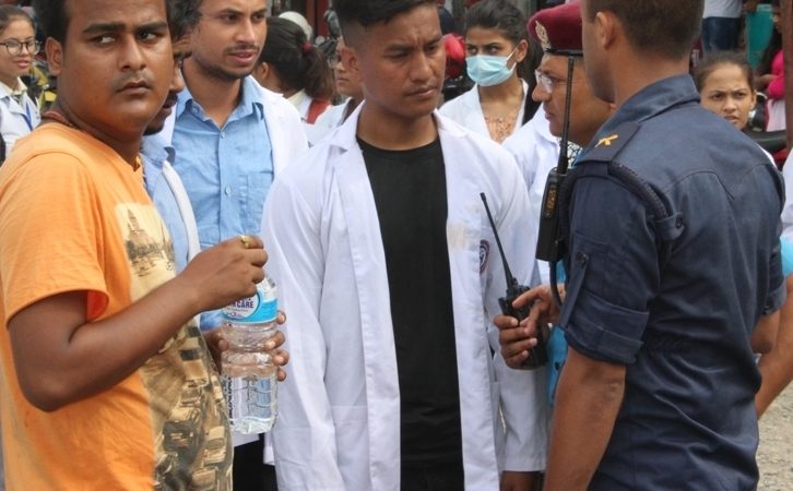 विप्लवका छाेरा प्रकाशसहित सबै विद्यार्थी छुटे
