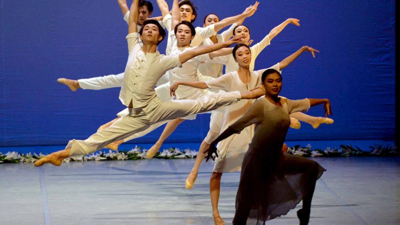 (191002) Dancers of China's Suzhou Ballet Theater perform in Ankara, Turkey, on Oct. 2, 2019. China's Suzhou Ballet Theater staged a stunning performance Wednesday in the Leyla Gencer Hall in Ankara. Xinhua/RSS