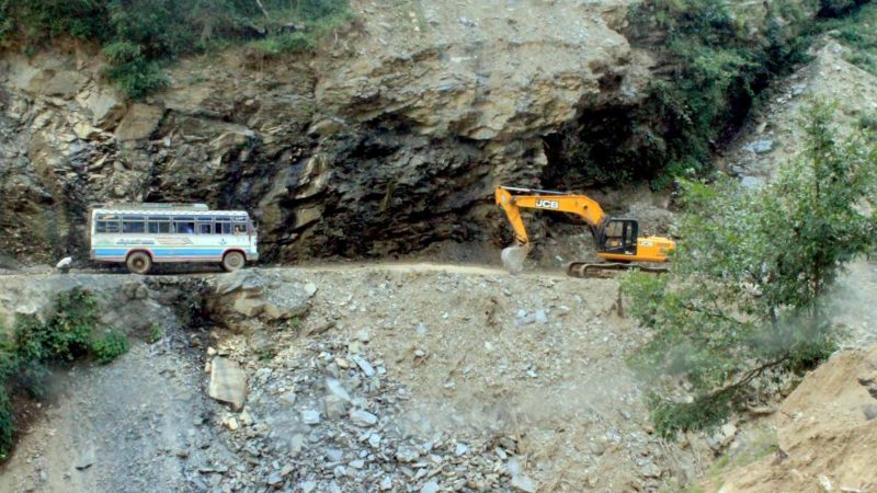 भगवानको नाम लिँदै सडक यात्रा