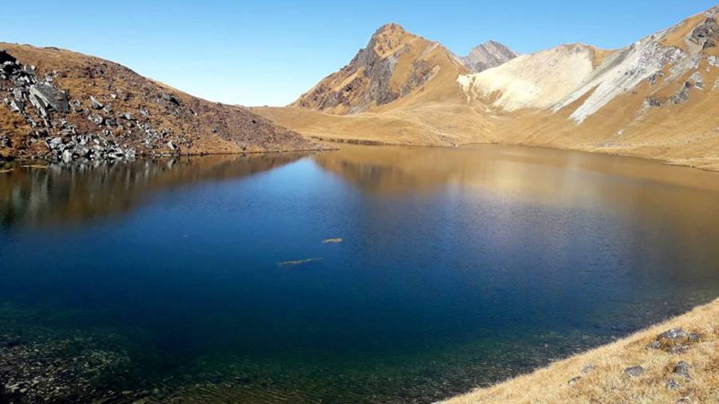 प्रसार प्रचारको पर्खाइमा वार्मीपार्मी ताल म्याग्दी र रूकुम जिल्लाको सिमा क्षेत्र नजिक धौलागिरि गाउँपालिका १ गुर्जाको हेपुडाँडामा  अवस्थित वार्मीपार्मी ताल । यो ताल प्रचार प्रसारको अभावमा ओझेलमा परेको गुर्जावासीले बताएका छन् । तस्वीर : ध्रुबसागर शर्मा 