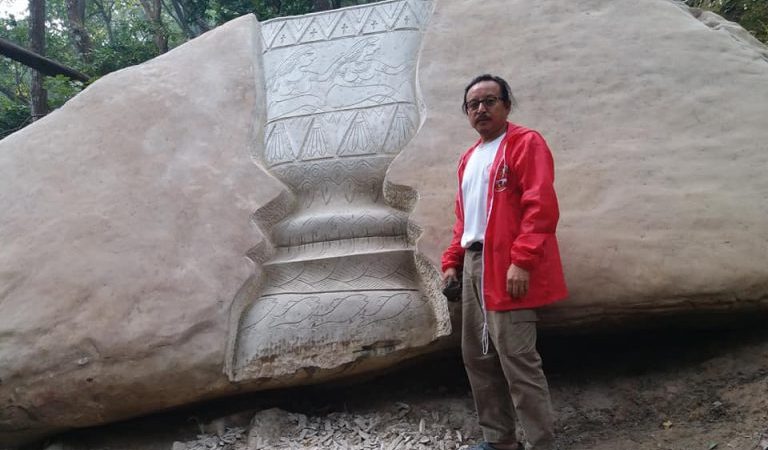 जुरुक्क उठेर बोल्लान जस्ता सोमेश्वरगढीका ढुंगा