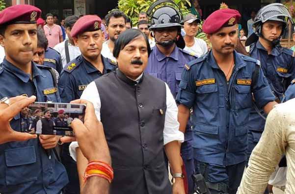 आलमलाई रातारात नख्खु कारागार, आदेश दिने जिल्ला न्यायाधीश र वकालत गर्ने न्यायाधिवक्ताले शुक्रबार नै जिल्ला छाडे