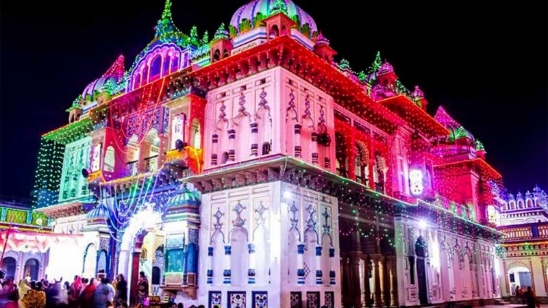 प्राचीन मिथिलाञ्चलको राजधानी तथा हालको प्रदेश २ को राजधानी जनकपुरमा मङगलबारदेखि विवाह पञ्चमी महोत्सवको विधिवत सुरुवात भएको छ । महोत्सवका लागि रामजानकी मन्दिर झकिझकाउ बनाइएको छ । तस्वीरः अजयकुमार साह/रासस