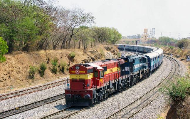 रेल चढेर विवाहपञ्चमी मेला हेर्न जाने महोत्तरीवासीवासीको रहर अधुरै