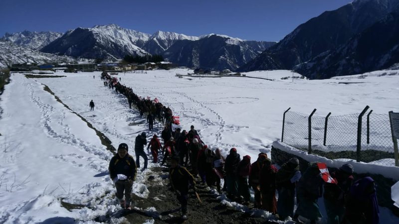 भिषण हिमपातका बाब्जुत पनि राेकिएन काँग्रेसको प्रर्दशन