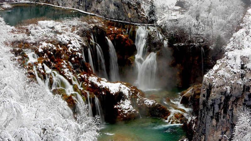 PLITVICE LAKES NATIONAL PARK (CROATIA), -- Photo taken on Dec. 4, 2019 shows a view of the snow-covered Plitvice Lakes National Park in Croatia. (Kristina Stedul Fabac/Pixsell via Xinhua)
