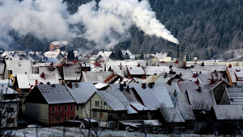 (191203) -- DELNICE (CROATIA), Dec. 3, 2019 (Xinhua) -- Photo taken on Dec. 3, 2019 shows the snowy scenery of Delnice, a town in the mountainous region of western Croatia. (Goran Kovacic/Pixsell via Xinhua)