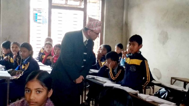 कक्षाकोठामा शिक्षा सचिव : ‘गाउँपालिकाका अध्यक्षको नाम के हो ?’