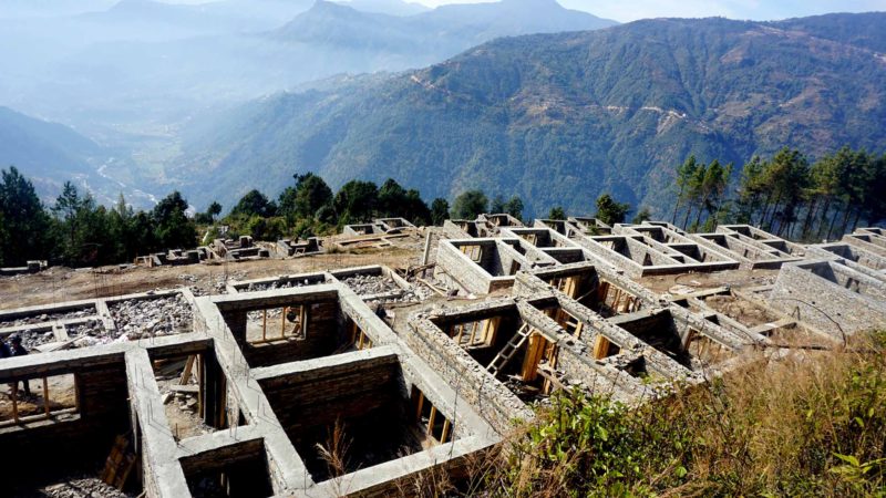 बल्ल उठ्दै नोर्बुलिङ