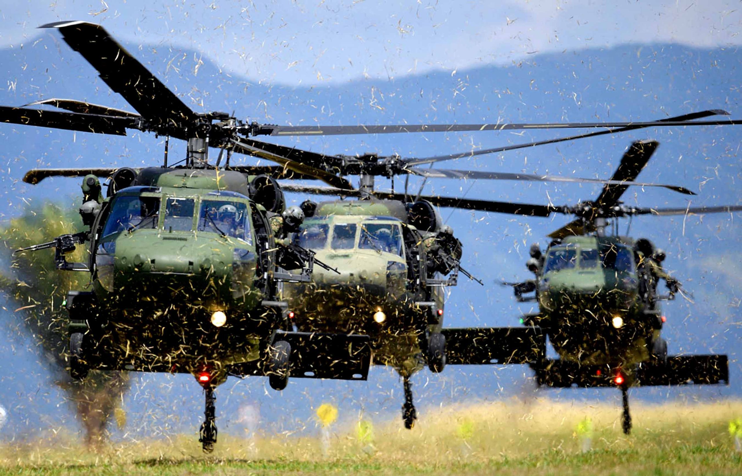 Colombian and US troops use helicopters as they hold joint military exercises in Tolemaida, Colombia, on January 26, 2020. (Photo by Raul ARBOLEDA / AFP)