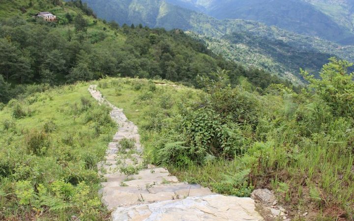 दुई पर्यटकीय गन्तव्य जोड्न पदमार्ग