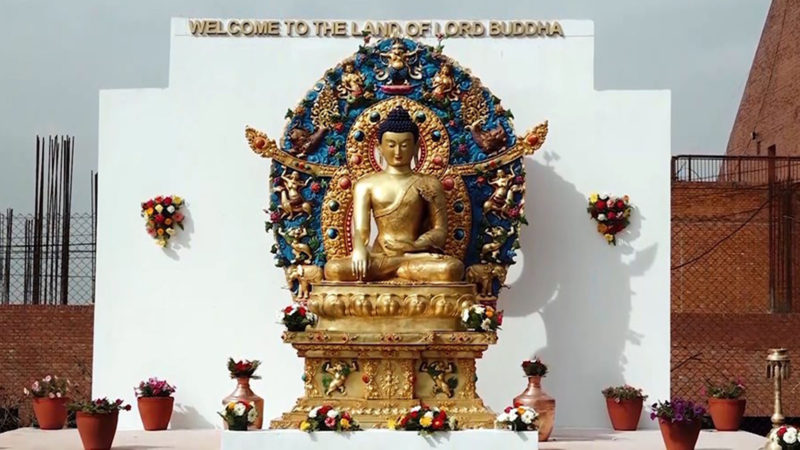  त्रिभूवन अन्तर्राष्ट्रिय विमानस्थलको आगमन कक्षमा राखिएको बुद्धको मूर्ति  । तस्वीर : रासस 