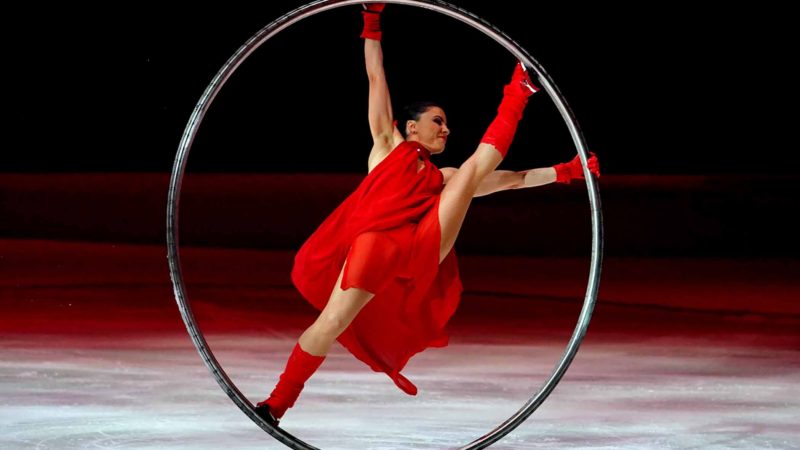 (200110) -- LAUSANNE, Jan. 10, 2020 (Xinhua) -- An artist performs during the opening ceremony of the 3rd Winter Youth Olympic Games held at Vaudoise Arena in Lausanne, Switzerland on Jan. 9, 2020. (Xinhua/Yang Shiyao)