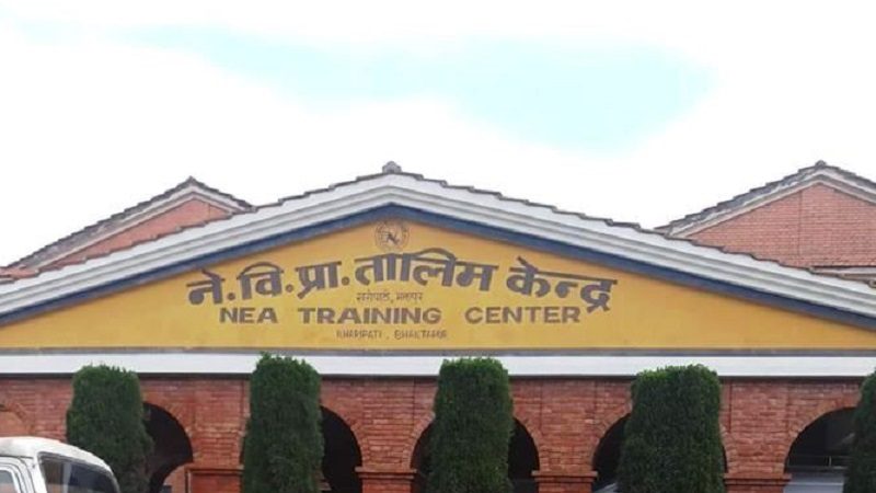 चीनबाट फर्काइने नेपालीलाई राख्न खरिपाटीमा दुईवटा भवन खाली गराइयोः स्थानीयवासीको विरोध