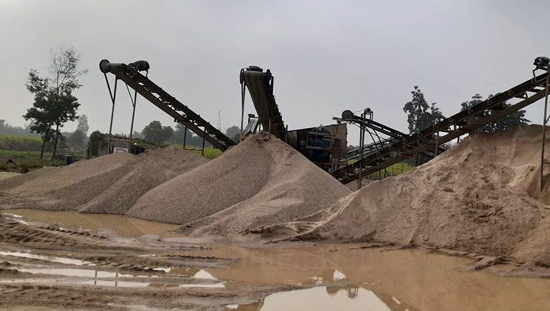 कास्कीमा सञ्चालित क्रसर उद्योग मापदण्डविपरीत