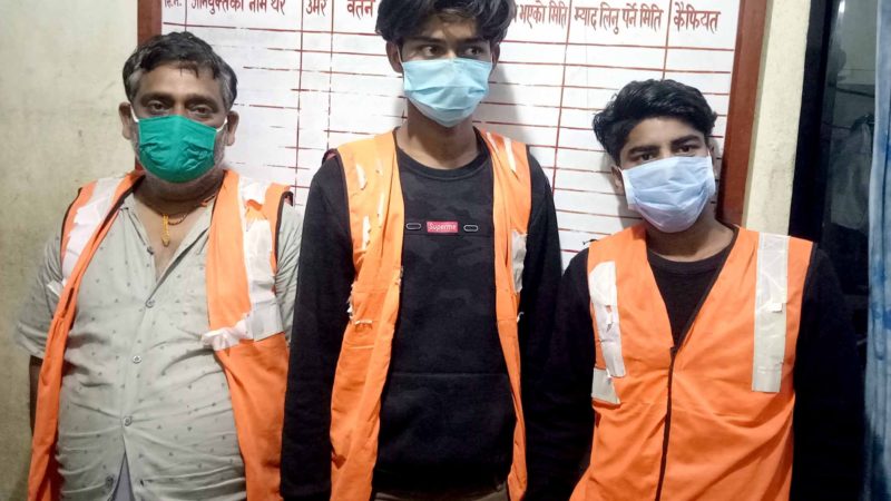 कालोबजारी गर्ने तीन जना पक्राउ
