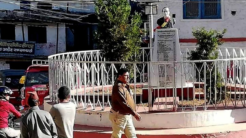‘चोर पक्राउ गर्न’पोशाकमै भारतीय प्रहरी दैलेखमा