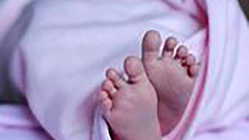 कोरोना प्रभावः बच्चालाई जन्म दिएपछि आमाको मृत्यु