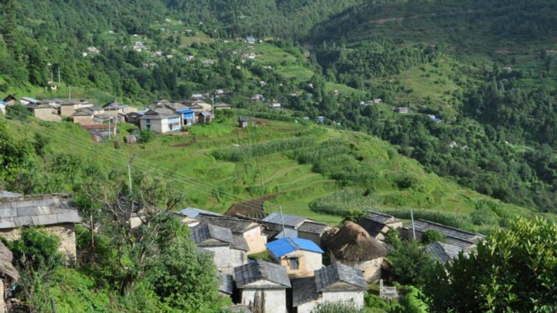 कोरोनाको त्रासले गाउँको मुहार फेरिँदै