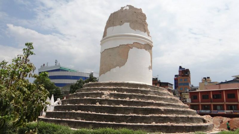 भूकम्पमा जीवितैः अहिले मर्नू न बाँच्नू