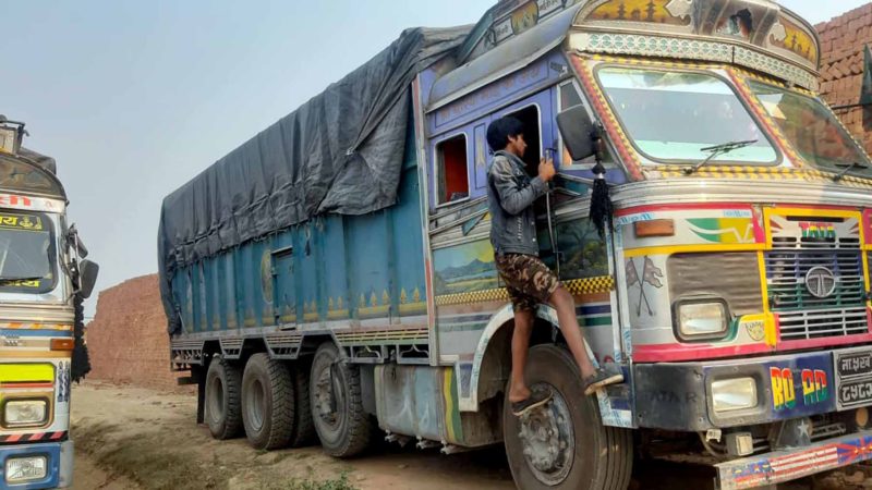 लकडाउनमा इँटाभट्टामा ल्याइयो २४ ट्रक कोइला