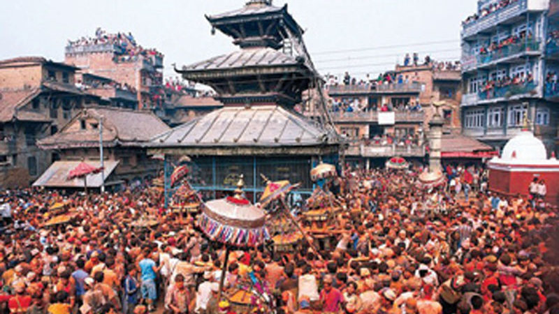 कोरोनाको कहर: ऐतिहासिक बिस्केट जात्रा पहिलो पटक रोकियो