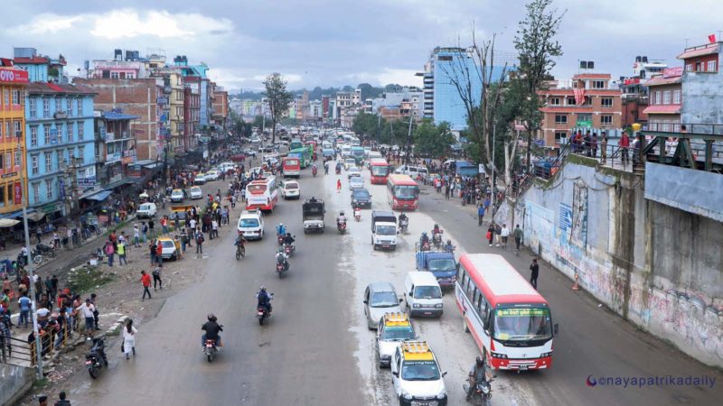 बन्दाबन्दीकै बीच सडक मर्मत