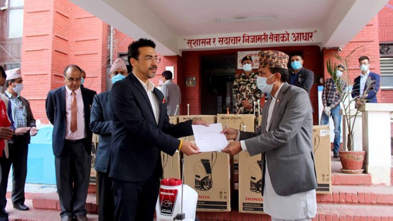 चिकित्सकको मनबोल बढाऔँ : मन्त्री ढकाल