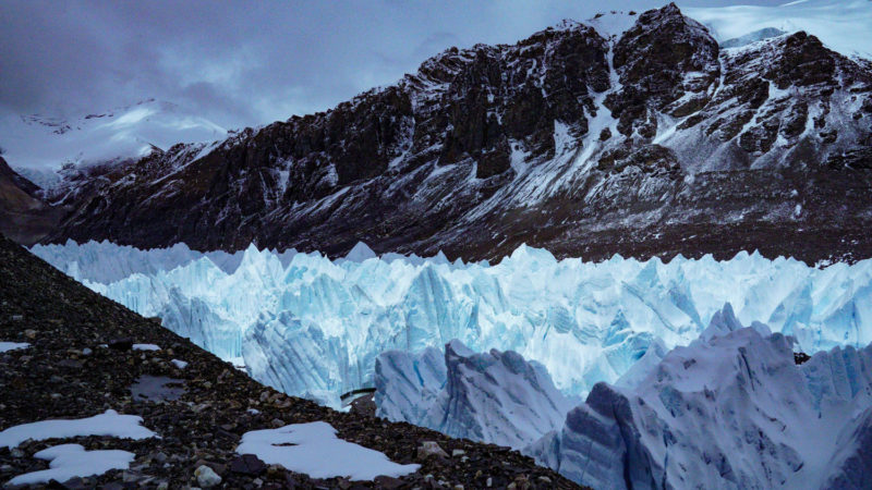 Photo taken on May 2, 2020 shows the east Rongbuk Glacier in southwest China's Tibet Autonomous Region.   The east Rongbuk Glacier, like Mount Qomolangma's many other glaciers, is formed under the impact of the Indian Ocean's warm and moist air masses. (Photo /RSS)