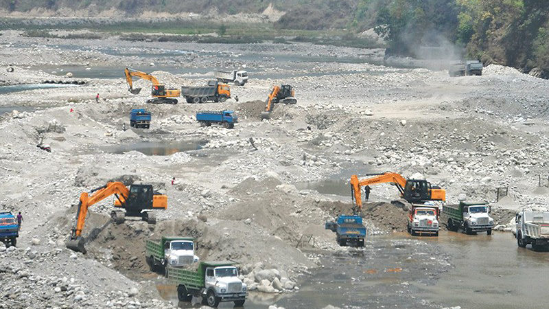 नदीजन्य पदार्थ उत्खनन रोक्न सुरक्षाकर्मी परिचालन