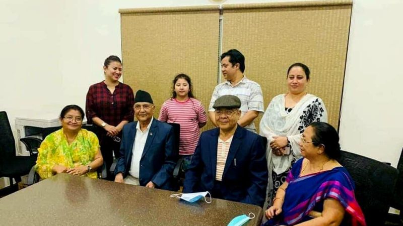 राष्ट्रपतिलाई शितल निवासमा भेटेपछि ओली पुगे बामदेव भेट्न भैंसेपाटी