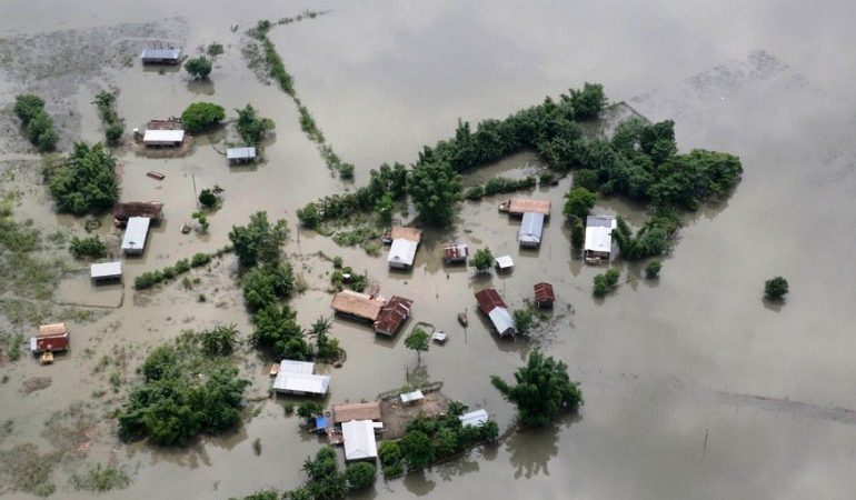 आसाममा बाढीबाट ९३ जनाको मृत्यु