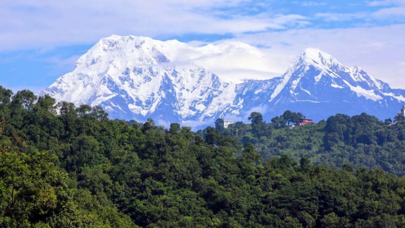 पोखरा महानगरपालिक¬ा– ५ मालेपाटनबाट बुधबार बिहान देखिएको अन्नपूर्ण हिमश्रङ्खला । तस्बिर ÷रासस