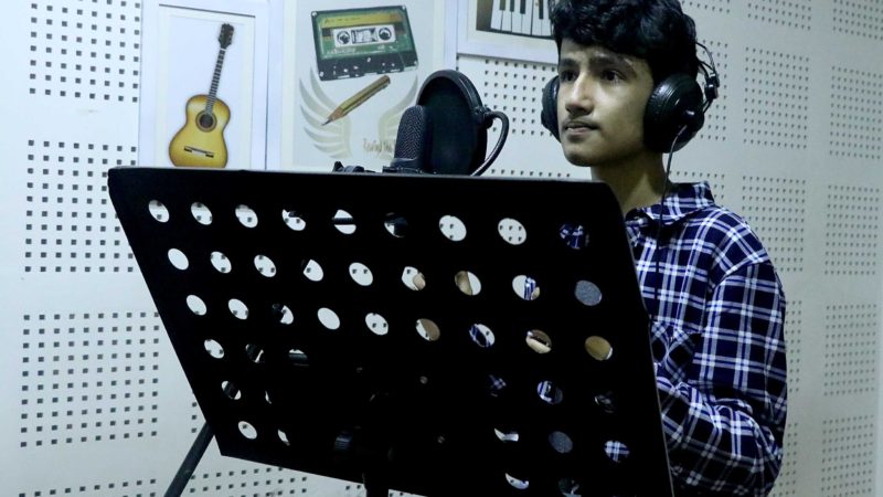 चौध वर्षीय साक्षात पन्तले आफनै शब्दमा गाए जातीय विभेदविरुद्ध गीत