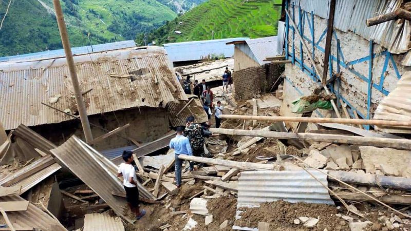 सिन्धुपाल्चोकको लिदीको पहिरोमा पुरिएर ३५ जना वेपत्ता