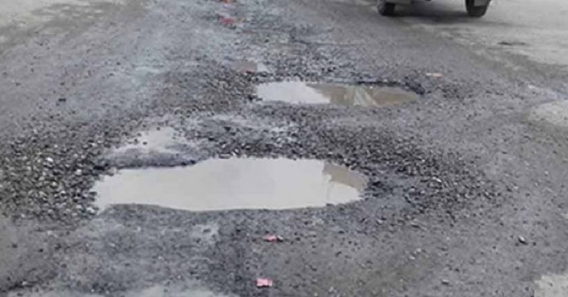 सडकको खाल्डाखुल्डीले दुर्घटना जोखिम बढ्दो