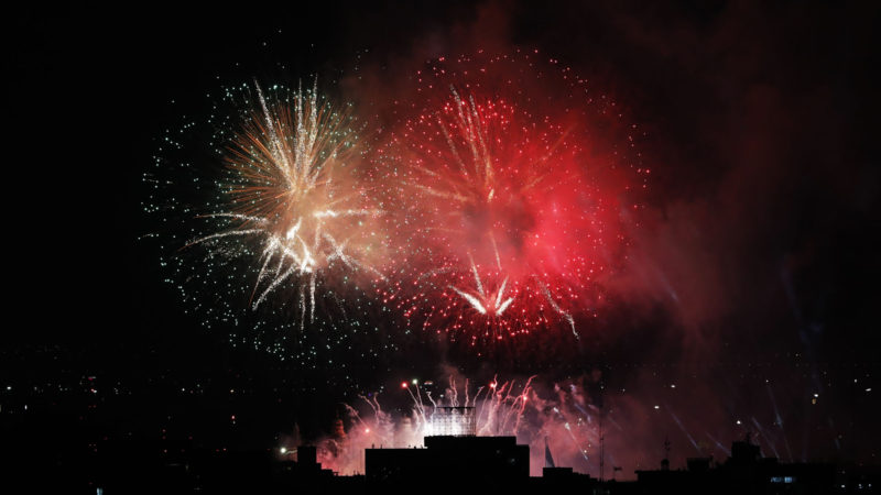 Fireworks light up the sky over the Zocalo during Mexico's independence celebrations in Mexico City, Tuesday, Sept. 15, 2020. (AP Photo/RSS)