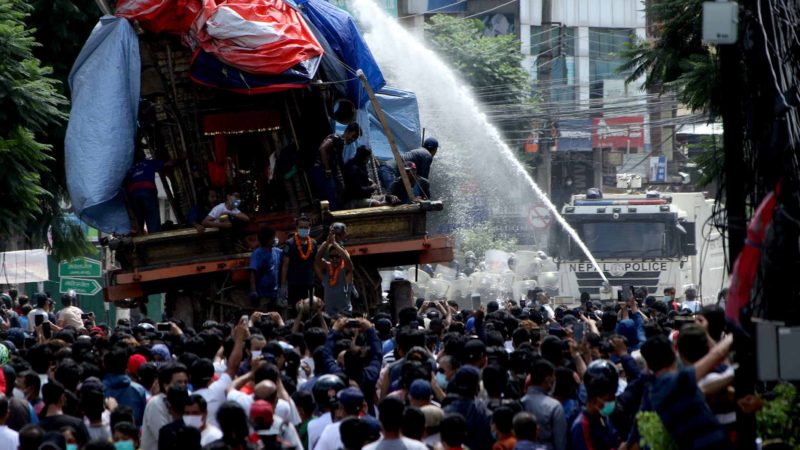 जबर्जस्ती मच्छिन्द्रनाथको रथयात्रा : प्रहरीद्वारा बलप्रयोग