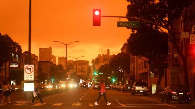 Photo taken on Sept. 9, 2020 shows the street view at noon in San Francisco, the United States.   San Francisco was still as dark as night at noon on Wednesday due to the wildfire. The Northern California wildfire has been burning for more than three weeks, forcing thousands to leave their homes and threatening other structures. (Xinhua/RSS)