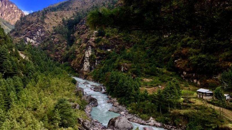 कमेरो खन्न गएका युवक दुधकोशीमा बेपत्ता