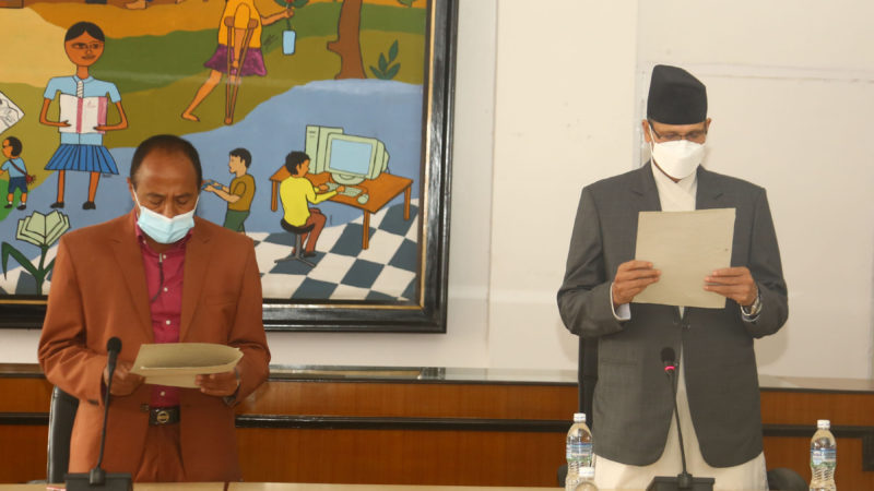 सभामुख सापकोटाबाट नवनिर्वाचित सांसद पाण्डेलाई शपथ